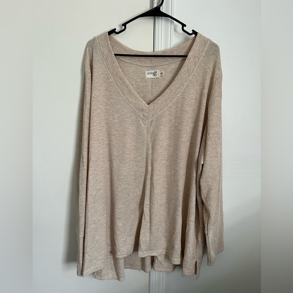 Brand new PLUS Terra & Sky thermal long sleeves